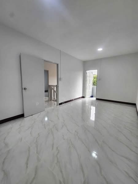 Baan Pornthisan 6, Pathum Thani, Bung Bon, Nong Sua, Pathum Thani, 3 Bedrooms, 21 sqm, Townhouse For Sale, by Connex Property, 500429483 - DDproperty.com
