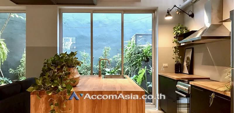 บ้านสไตล์โมเดิร์น อบอุ่น มีพื้นที่สำหรับสวนเล็กๆ ในสุขุมวิท (AA28373), กรุงเทพ, คลองตันเหนือ, วัฒนา, กรุงเทพ, 240 ตร.ม., บ้านเดี่ยว ขาย, โดย Accom Asia, 500429502 - DDproperty.com