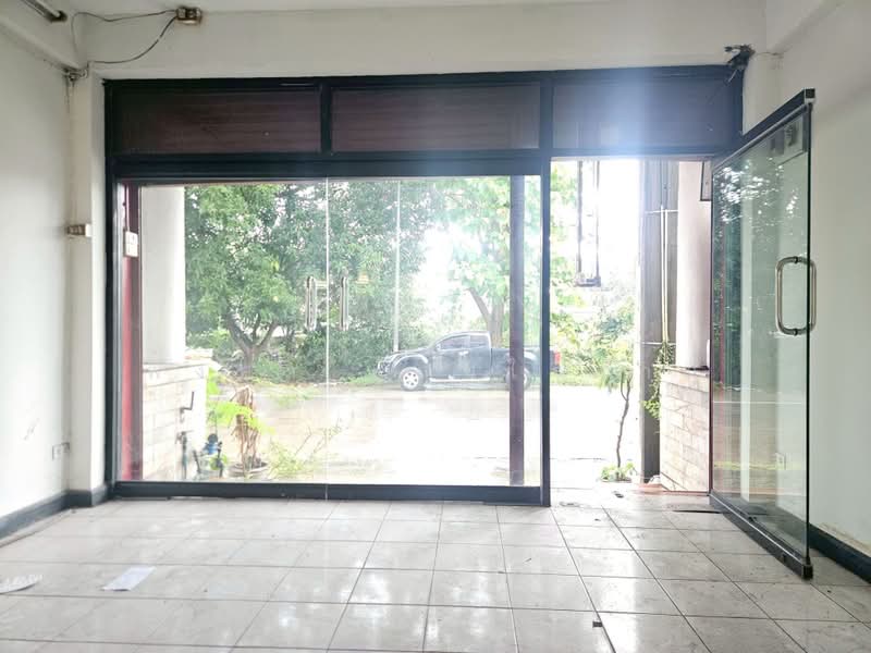 ขายอาคารพาณิชย์ 5 ชั้นครึ่ง ติดถนนซุปเปอร์ไฮเวย์ เชียงใหม่-ลำปาง ใกล้แยกข่วงสิงห์ ทำเลศักยภาพ เหมาะส, Chiang Mai, Chang Phuak, Muang Chiang Mai, Chiang Mai, , 360 sqm, Shophouse For Sale, by พงศา แสนใจงาม, 500429503 - DDproperty.com