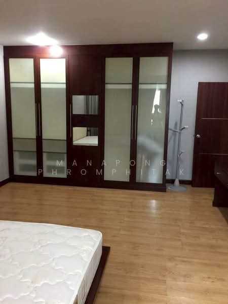Silom Grand Terrace, Bangkok, Soi Saladaeng 2, Saladaeng Road, Silom, Bang Rak, Bangkok, 1 Bedroom, 81 sqm, Condo For Rent, by Manapong Phromphitak, 500429510 - DDproperty.com