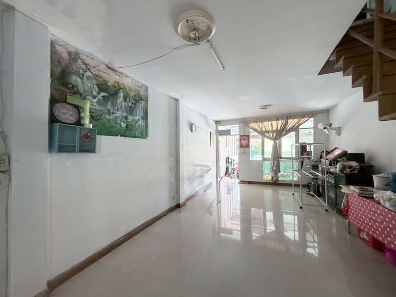 ทาวน์เฮ้าส์ หมู่บ้านเพทาย เพลส ลำลูกกาคลอง 3, Pathum Thani, Khu Khot, Lam Luk Ka, Pathum Thani, 2 Bedrooms, 68 sqm, Townhouse For Sale, by ภัทรนัน อิศรางกูร ณ อยุธยา, 500429562 - DDproperty.com