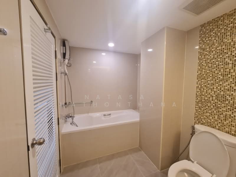 Royal Castle Sukhumvit, Bangkok, 30 Soi Sukhumvit 39, Khlongtoei Nua, Watthana, Bangkok, 3 Bedrooms, 139 sqm, Condo For Rent, by Natasa Techathonthanakhun, 500429642 - DDproperty.com