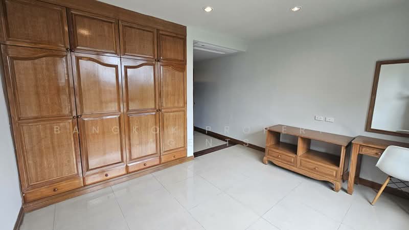 Baan Thirapa, Bangkok, 9 Soi Phra Phinit, Thung Maha Mek, Sathon, Bangkok, 3 Bedrooms, 190 sqm, Condo For Rent, by BANGKOK PROPERTY AGENTS, 500429671 - DDproperty.com