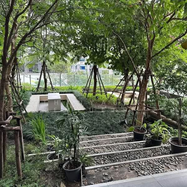 Noble Around Sukhumvit 33, Bangkok, 17 Soi Sukhumvit 33, Khlong Tan Nua, Watthana, Bangkok, 2 Bedrooms, 55 sqm, Condo For Sale, by Thanyalak Premputtiphan, 500429780 - DDproperty.com