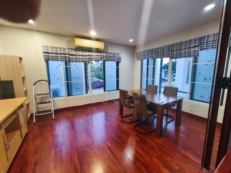 Baan Klang Krung The Nice Ratchavipha, Bangkok, 2 Kamphaeng Phet Road, Lat Yao, Chatuchak, Bangkok, 3 Bedrooms, 296 sqm, Single Detached House For Rent, by Natasa Techathonthanakhun, 500429798 - DDproperty.com