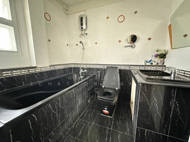 Perfect Place Ramkhamhaeng 164, Bangkok, Soi Ramkhamhaeng 164, Saphan Sung, Bangkok, 3 Bedrooms, 240 sqm, Single Detached House For Rent, by Natasa Techathonthanakhun, 500429860 - DDproperty.com