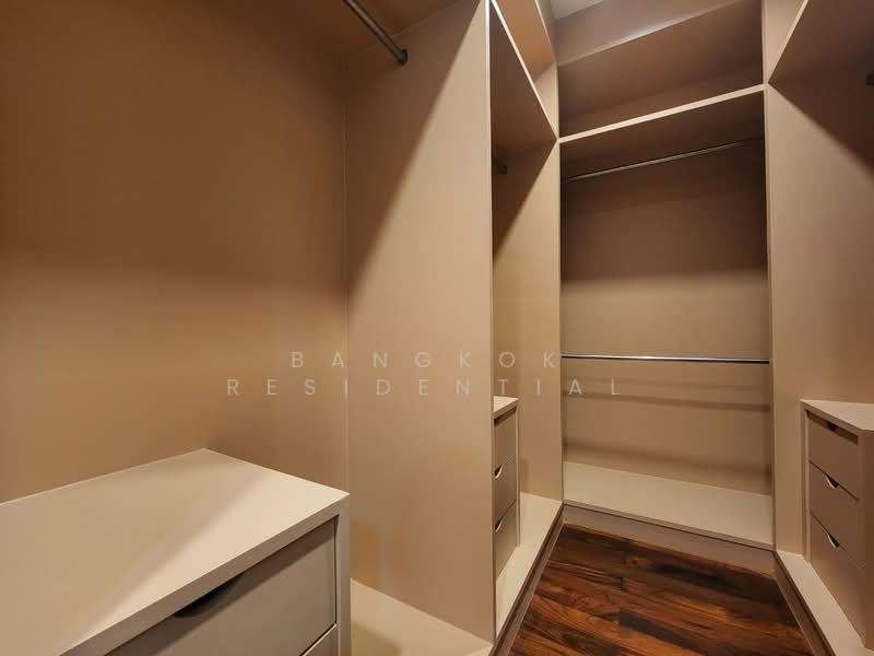 Acadamia Grand Tower, Bangkok, Soi Sukhumvit 43, Khlong Tan Nua, Watthana, Bangkok, 3 Bedrooms, 204 sqm, Condo For Sale, by Bangkok Residential, 500429866 - DDproperty.com