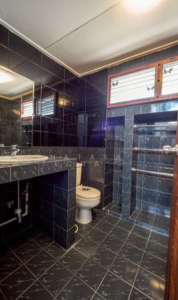 undefined, Bangkok, Khlong Tan Nua, Watthana, Bangkok, 5 Bedrooms, 350 sqm, Townhouse For Rent, by Natasa Techathonthanakhun, 500429868 - DDproperty.com