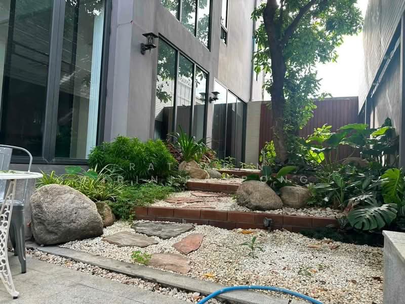 Single house for rent, Bangkok, Khlong Tan Nua, Watthana, Bangkok, 5 Bedrooms, 700 sqm, Single Detached House For Rent, by Ratsarin Sirinipaspong, 500429870 - DDproperty.com