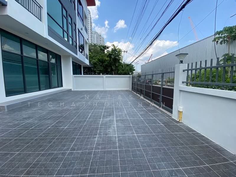 ทาวน์เฮ้าส์ 2-ห้องนอน, กรุงเทพ, จตุจักร, กรุงเทพ, 240 ตร.ม., ทาวน์เฮ้าส์ ให้เช่า, โดย Natasa Techathonthanakhun, 500429910 - DDproperty.com