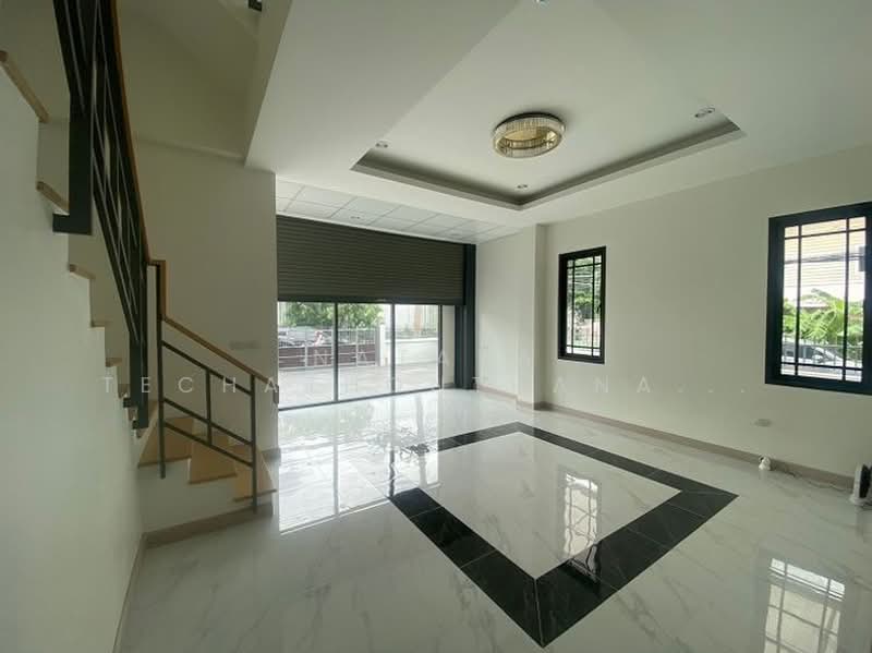 2-BR Townhouse, Bangkok, Chatuchak, Bangkok, 2 Bedrooms, 240 sqm, Townhouse For Rent, by Natasa Techathonthanakhun, 500429910 - DDproperty.com