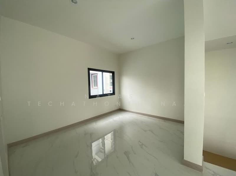 2-BR Townhouse, Bangkok, Chatuchak, Bangkok, 2 Bedrooms, 240 sqm, Townhouse For Rent, by Natasa Techathonthanakhun, 500429910 - DDproperty.com