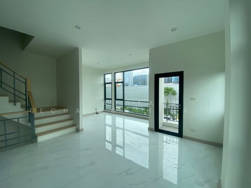 2-BR Townhouse, Bangkok, Chatuchak, Bangkok, 2 Bedrooms, 240 sqm, Townhouse For Rent, by Natasa Techathonthanakhun, 500429910 - DDproperty.com