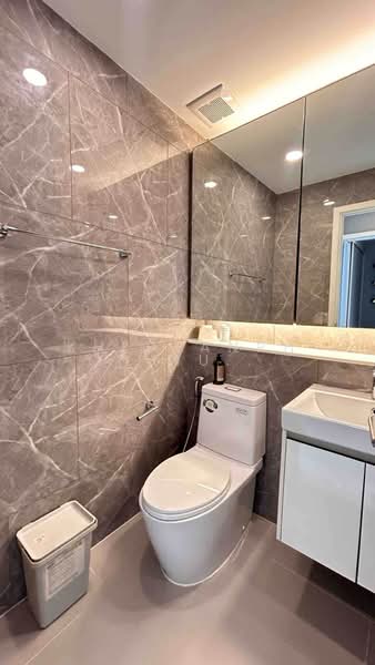 Mazarine Ratchayothin, Bangkok, Soi Phahonyothin 30, Phahonyothin Road, Chan Kasem, Chatuchak, Bangkok, 2 Bedrooms, 49 sqm, Condo For Rent, by Khlueanphon Nukulsirisak, 500429991 - DDproperty.com