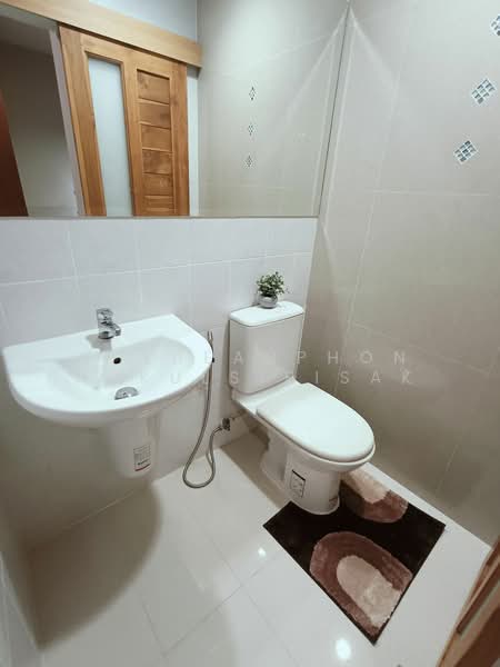 Baan Klang Muang S-Sense Onnuch-Wongwan, Bangkok, Lat Krabang Road, Lat Krabang, Bangkok, 3 Bedrooms, 167 sqm, Townhouse For Rent, by Khlueanphon Nukulsirisak, 500429999 - DDproperty.com
