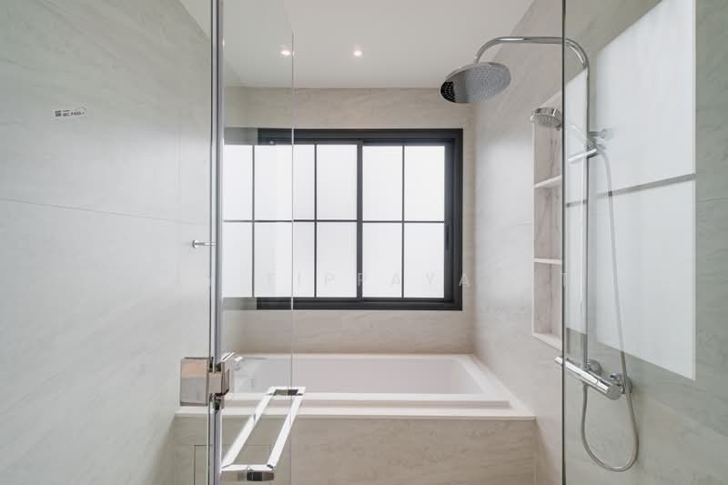 Narasiri Borommaratchachonnani, Bangkok, Sala Thammasop, Thawi Watthana, Bangkok, 5 Bedrooms, 570 sqm, Single Detached House For Sale, by Kay Tippayanet, 500430012 - DDproperty.com