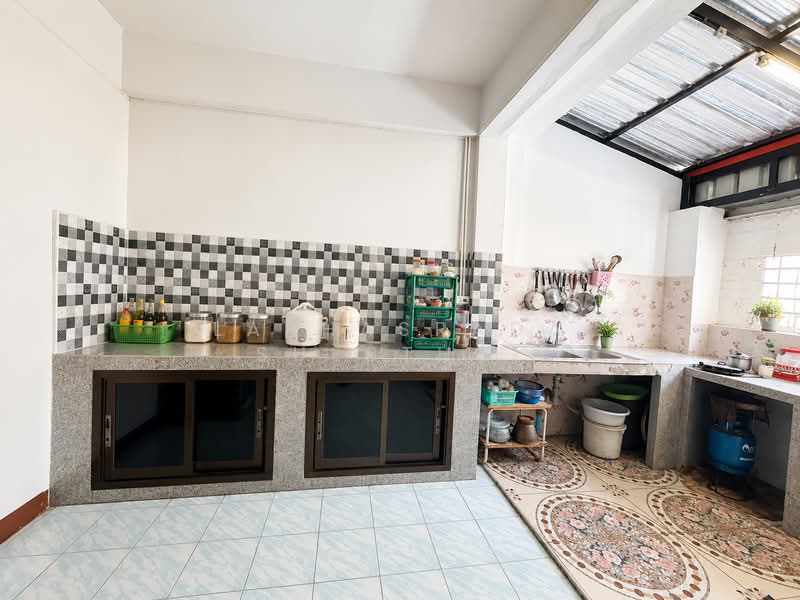 หมู่บ้าอารีย์ 1 (อ้อมน้อย), Samut Sakhon, หมู่บ้านอารีย์ อ้อมน้อย, Om Noi, Krathum Baen, Samut Sakhon, 2 Bedrooms, 80 sqm, Townhouse For Sale, by Laphasrada Suebthai, 500430021 - DDproperty.com