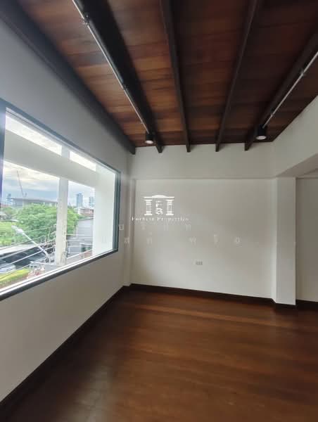 46035 – อาคารพาณิชย์ 3.5 ชั้น + ดาดฟ้า Sky Garden ย่านเย็นอากาศ-สาทร ใกล้ One Bangkok, กรุงเทพ, ถนนเย็นอากาศ, ช่องนนทรี, ยานนาวา, กรุงเทพ, 226 ตร.ม., ตึกแถว-อาคารพาณิชย์ ขาย, โดย บริษัท ฟอร์เบสท์ พร็อพเพอร์ตี้ส์ จำกัด, 500430078 - DDproperty.com