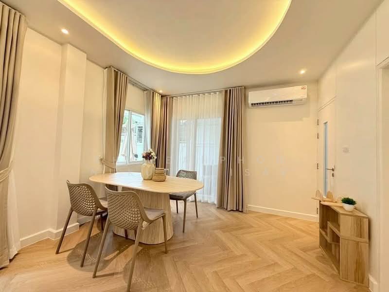 3-BR Townhouse, Bangkok, Chan Kasem, Chatuchak, Bangkok, 3 Bedrooms, 230 sqm, Townhouse For Rent, by Khlueanphon Nukulsirisak, 500430102 - DDproperty.com