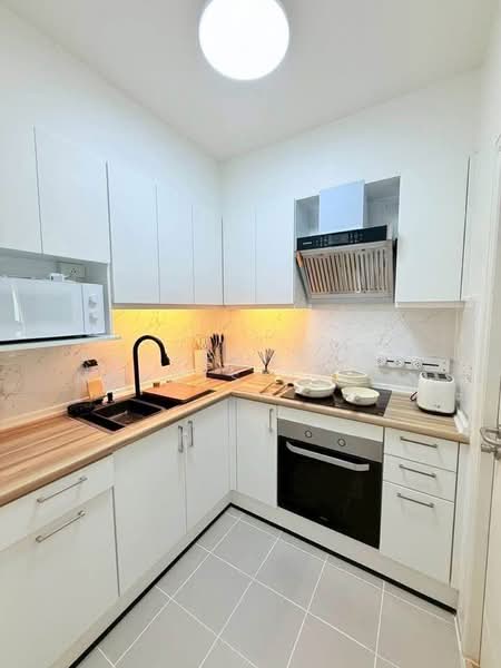 3-BR Townhouse, Bangkok, Chan Kasem, Chatuchak, Bangkok, 3 Bedrooms, 230 sqm, Townhouse For Rent, by Khlueanphon Nukulsirisak, 500430102 - DDproperty.com