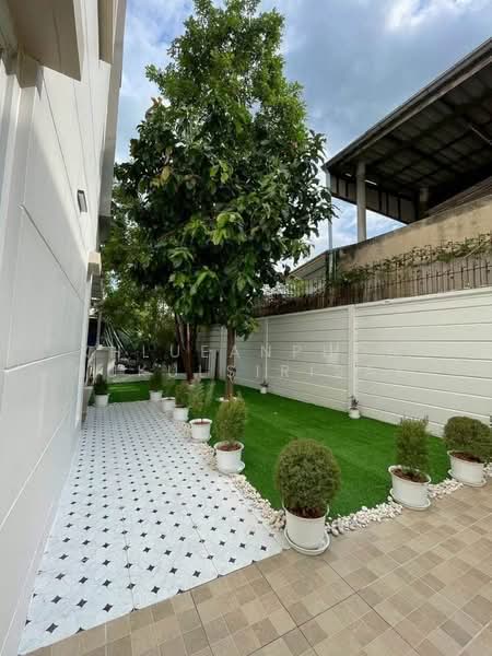 3-BR Townhouse, Bangkok, Chan Kasem, Chatuchak, Bangkok, 3 Bedrooms, 230 sqm, Townhouse For Rent, by Khlueanphon Nukulsirisak, 500430102 - DDproperty.com