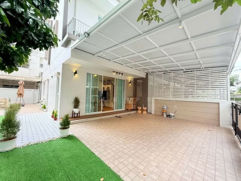 3-BR Townhouse, Bangkok, Chan Kasem, Chatuchak, Bangkok, 3 Bedrooms, 230 sqm, Townhouse For Rent, by Khlueanphon Nukulsirisak, 500430102 - DDproperty.com