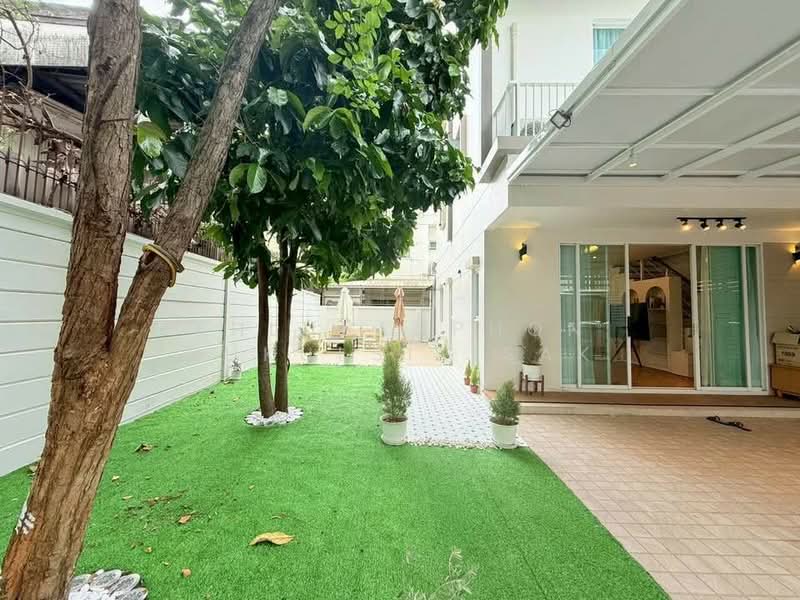3-BR Townhouse, Bangkok, Chan Kasem, Chatuchak, Bangkok, 3 Bedrooms, 230 sqm, Townhouse For Rent, by Khlueanphon Nukulsirisak, 500430102 - DDproperty.com