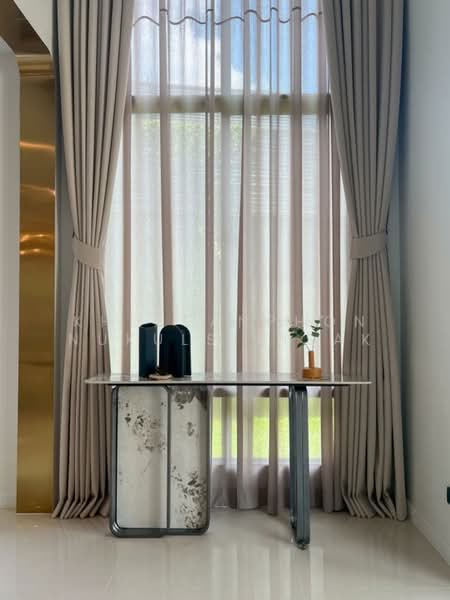 Burasiri Krungthep Kreetha, Bangkok, 95 Soi Pracha Ruam Chai, Hua Mak, Bang Kapi, Bangkok, 4 Bedrooms, 238 sqm, Single Detached House For Rent, by Khlueanphon Nukulsirisak, 500430138 - DDproperty.com
