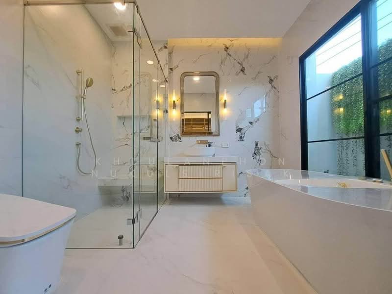 Nantawan Rama 9 - New Krungthepkreetha, Bangkok, Saphan Sung, Bangkok, 4 Bedrooms, 302 sqm, Single Detached House For Rent, by Khlueanphon Nukulsirisak, 500430172 - DDproperty.com