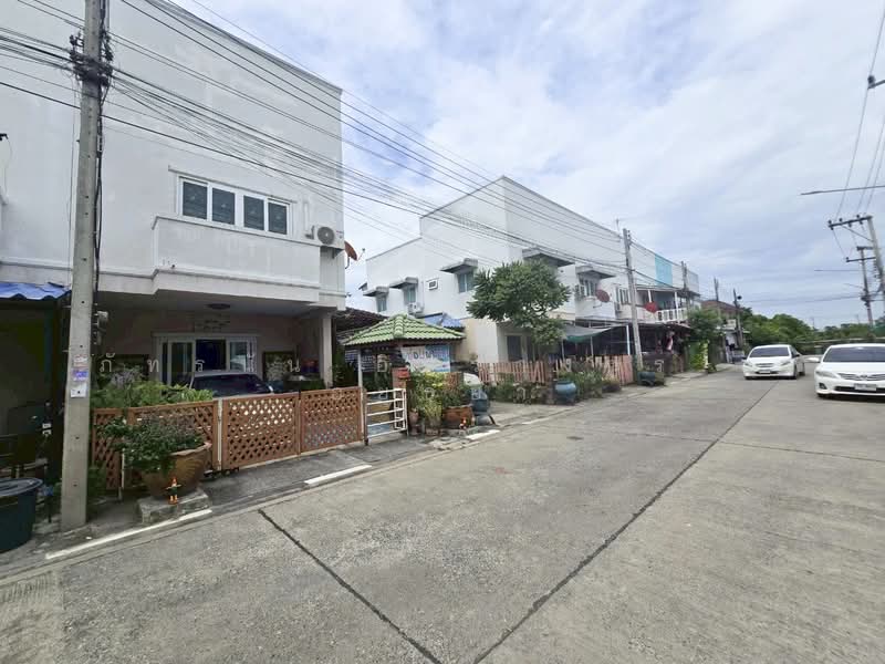 หมู่บ้านฉัตรหลวง 8, ปทุมธานี, สามโคก, ปทุมธานี, 112 ตร.ม., ทาวน์เฮ้าส์ ขาย, โดย ภัทรนัน อิศรางกูร ณ อยุธยา, 500430184 - DDproperty.com