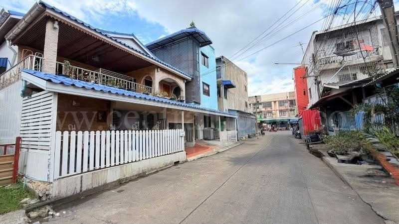 บ้านพร้อม อพาร์ตเม้นท์ ใน นิคมอุตสาหกรรม นวนคร ซอยไทยธานี 12, Pathum Thani, นวนคร, Khlong Nung, Khlong Luang, Pathum Thani, 10+ Bedrooms, 273 sqm, Single Detached House For Sale, by คุณ มณีรัตน์ ( เจี๊ยบ ), 500430217 - DDproperty.com