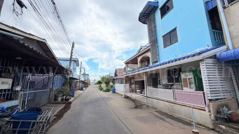 บ้านพร้อม อพาร์ตเม้นท์ ใน นิคมอุตสาหกรรม นวนคร ซอยไทยธานี 12, ปทุมธานี, นวนคร, คลองหนึ่ง, คลองหลวง, ปทุมธานี, 273 ตร.ม., บ้านเดี่ยว ขาย, โดย คุณ มณีรัตน์ ( เจี๊ยบ ), 500430217 - DDproperty.com