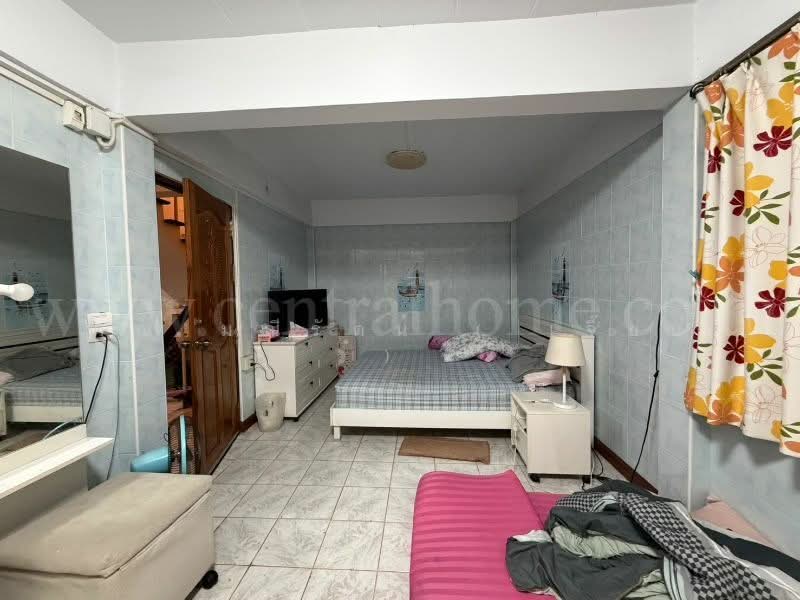 บ้านพร้อม อพาร์ตเม้นท์ ใน นิคมอุตสาหกรรม นวนคร ซอยไทยธานี 12, Pathum Thani, นวนคร, Khlong Nung, Khlong Luang, Pathum Thani, 10+ Bedrooms, 273 sqm, Single Detached House For Sale, by คุณ มณีรัตน์ ( เจี๊ยบ ), 500430217 - DDproperty.com