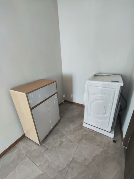 Cloud Thonglor-Phetchaburi, Bangkok, 1986 New Petchaburi Road, Bang Kapi, Huai Khwang, Bangkok, 1 Bedroom, 38 sqm, Condo For Rent, by Khlueanphon Nukulsirisak, 500430223 - DDproperty.com