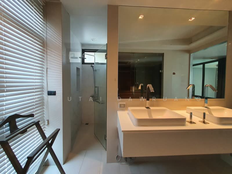 The Park Lane 22, Bangkok, 42 Soi Pridi Banomyong 45, Khlong Tan Nua, Watthana, Bangkok, 3 Bedrooms, 450 sqm, Townhouse For Rent, by Kanrutai Dawruang, 500430439 - DDproperty.com