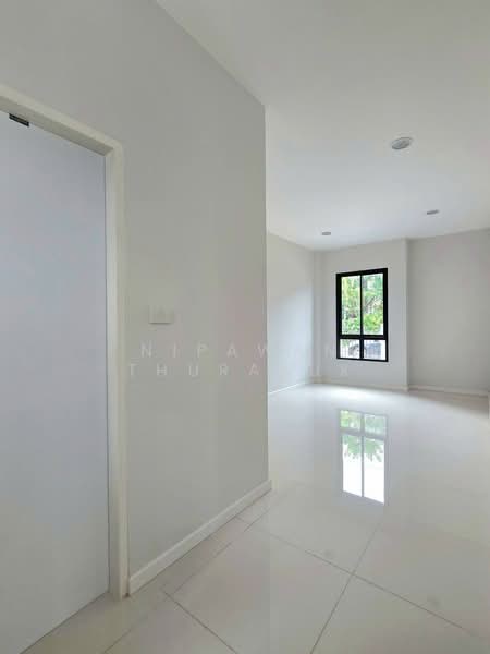 บ้านเดี่ยว 2 ชั้น โครงการลากูน่าวิลล์ บ้านเกาะ, Nakhon Ratchasima, Ta Lat, Muang Nakhon Ratchasima, Nakhon Ratchasima, 4 Bedrooms, 278 sqm, Single Detached House For Sale, by Nipawan Thurasuk, 500430465 - DDproperty.com