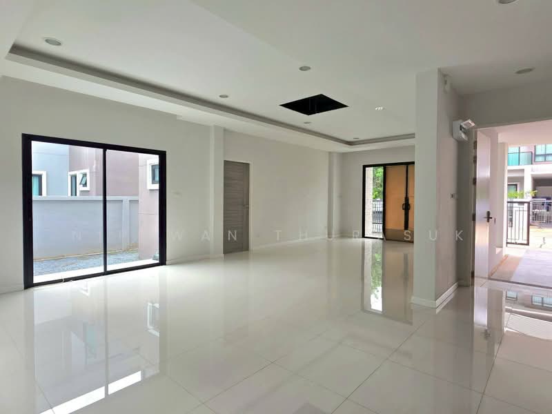 บ้านเดี่ยว 2 ชั้น โครงการลากูน่าวิลล์ บ้านเกาะ, Nakhon Ratchasima, Ta Lat, Muang Nakhon Ratchasima, Nakhon Ratchasima, 4 Bedrooms, 278 sqm, Single Detached House For Sale, by Nipawan Thurasuk, 500430465 - DDproperty.com