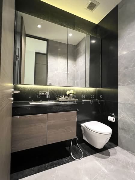 28 Chidlom, Bangkok, 28 Chit Lom Alley, Lumphini, Pathum Wan, Bangkok, 2 Bedrooms, 77 sqm, Condo For Sale, by Jomchanok Aswavibul, 500430530 - DDproperty.com