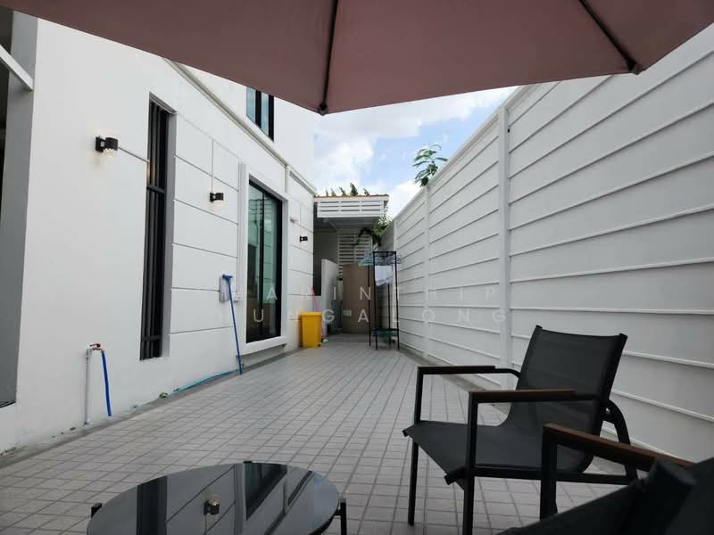 Areeya Mandarina Sukhumvit 77, Bangkok, Sukhumvit 77 Road (On Nut), Suan Luang, Bangkok, 3 Bedrooms, 225 sqm, Townhouse For Rent, by Charinthip Phungalong, 500430556 - DDproperty.com