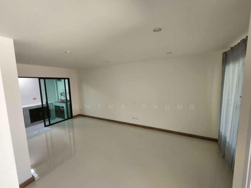 Natura Trend Rattanathibet-Ratchapruek, Nonthaburi, 11 Soi Bang Len 21, Bang Len, Bang Yai, Nonthaburi, 3 Bedrooms, 160 sqm, Townhouse For Rent, by Boontha Phung, 500430600 - DDproperty.com