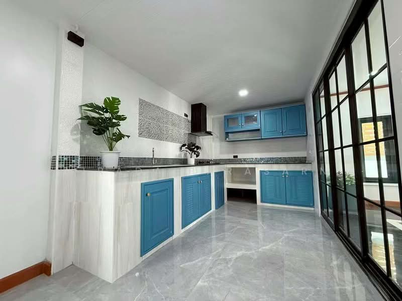 ขาย บ้านเดี่ยว 2 ชั้น หมู่บ้านเพ็ญศิริ 4 ใกล้ โลตัส หนองจอก, Bangkok, Krathum Rai, Nong Chok, Bangkok, 5 Bedrooms, 220 sqm, Single Detached House For Sale, by Airada Parasarn, 500430606 - DDproperty.com