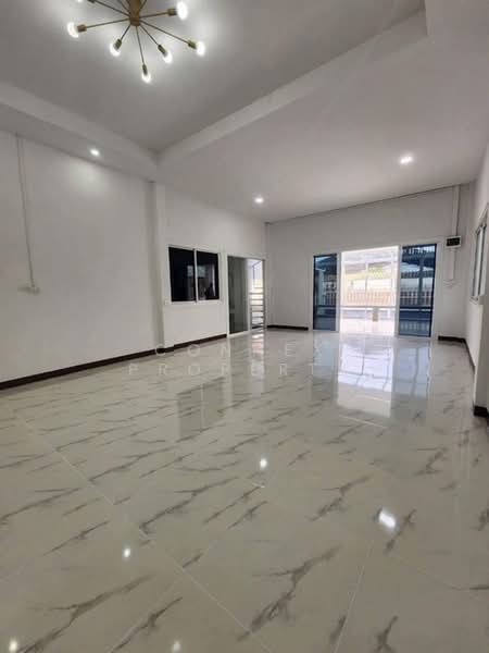 Baan Makkawan Rangsan, Pathum Thani, Bung Sanan, Thanyaburi, Pathum Thani, 5 Bedrooms, 21 sqm, Townhouse For Sale, by Connex Property, 500430637 - DDproperty.com