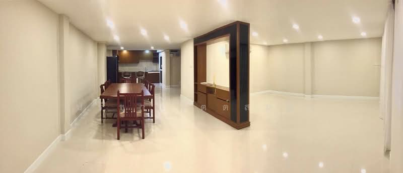 3-story townhouse for rent in Ekkamai Soi. 350 sq.m. 3 beds 10min walk BTS Ekkamai, Bangkok, sukhumvit 63, Khlong Tan Nua, Watthana, Bangkok, 3 Bedrooms, 350 sqm, Townhouse For Rent, by ปรีชา จิตต์สมนึก, 500430741 - DDproperty.com