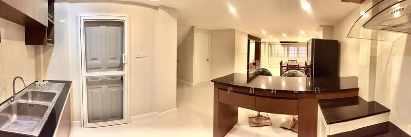 3-story townhouse for rent in Ekkamai Soi. 350 sq.m. 3 beds 10min walk BTS Ekkamai, Bangkok, sukhumvit 63, Khlong Tan Nua, Watthana, Bangkok, 3 Bedrooms, 350 sqm, Townhouse For Rent, by ปรีชา จิตต์สมนึก, 500430741 - DDproperty.com