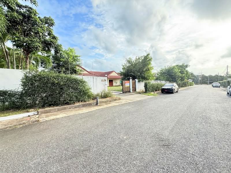 โครงการ Bayview Residence บางเสร่ ซื้อที่ดิน 515 ตร.วา แถมบ้านกว่า 660 ตร.ม, ชลบุรี, บางเสร่, สัตหีบ, ชลบุรี, 660 ตร.ม., บ้านเดี่ยว ขาย, โดย นายมานพ วุฒฒเจริญ, 500430754 - DDproperty.com
