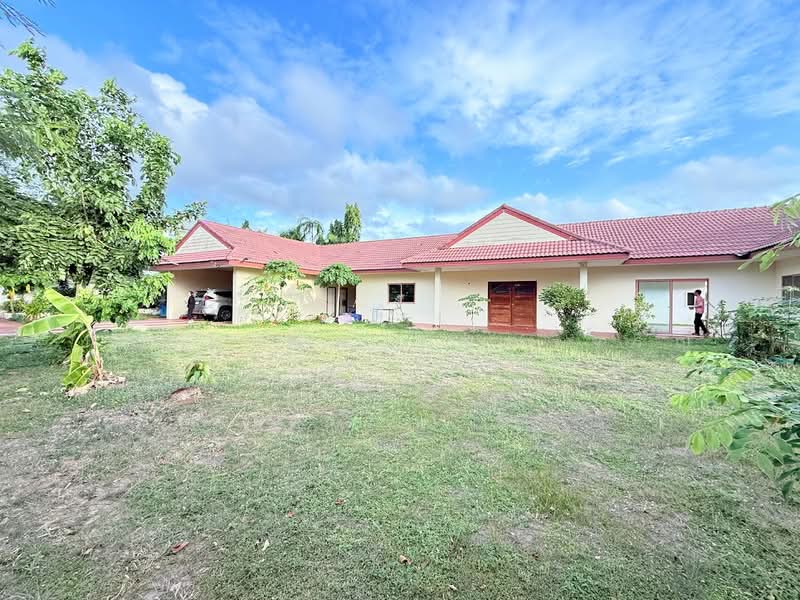 โครงการ Bayview Residence บางเสร่ ซื้อที่ดิน 515 ตร.วา แถมบ้านกว่า 660 ตร.ม, Chon Buri (Pattaya), Bang Sa-re, Sattahip, Chon Buri (Pattaya), 5 Bedrooms, 660 sqm, Single Detached House For Sale, by นายมานพ วุฒฒเจริญ, 500430754 - DDproperty.com