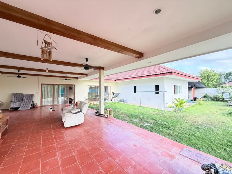 โครงการ Bayview Residence บางเสร่ ซื้อที่ดิน 515 ตร.วา แถมบ้านกว่า 660 ตร.ม, ชลบุรี, บางเสร่, สัตหีบ, ชลบุรี, 660 ตร.ม., บ้านเดี่ยว ขาย, โดย นายมานพ วุฒฒเจริญ, 500430754 - DDproperty.com