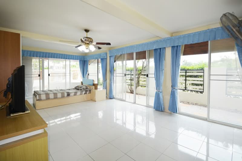 FOR RENT 6-Bedroom Pool Villa for Rent in Hua Hin, Prachuap Khiri Khan, Hua Hin, Prachuap Khiri Khan, 6 Bedrooms, 270 sqm, Single Detached House For Rent, by Aonaurai Kumsing (Annie), 500430766 - DDproperty.com