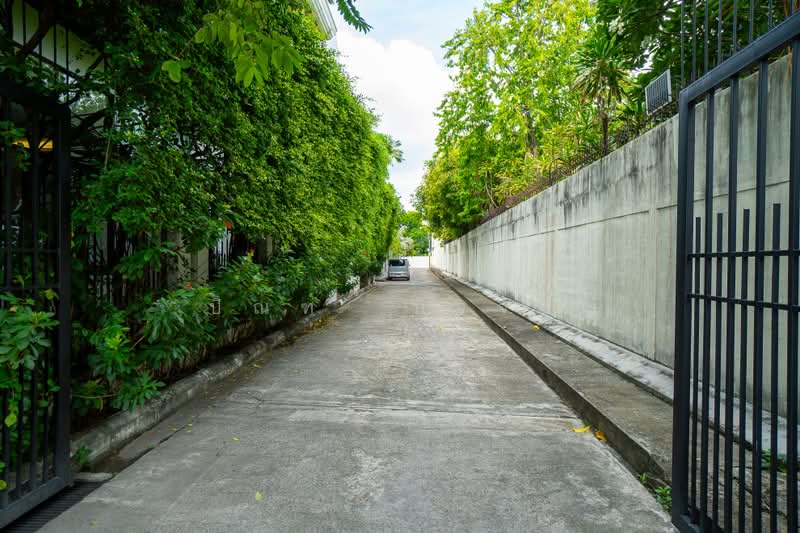บ้านเดี่ยว เพชรบุรี 47, Bangkok, Bang Kapi, Huai Khwang, Bangkok, 4 Bedrooms, 1,000 sqm, Single Detached House For Sale, by Prin Kitjaroon, 500430785 - DDproperty.com