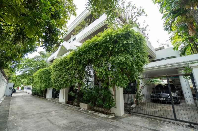บ้านเดี่ยว เพชรบุรี 47, Bangkok, Bang Kapi, Huai Khwang, Bangkok, 4 Bedrooms, 1,000 sqm, Single Detached House For Sale, by Prin Kitjaroon, 500430785 - DDproperty.com